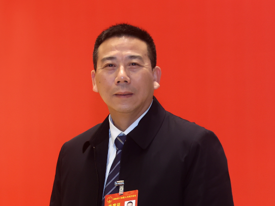 两会教育声音 |杨骐铭：为乡村孩子补齐体育设施短板