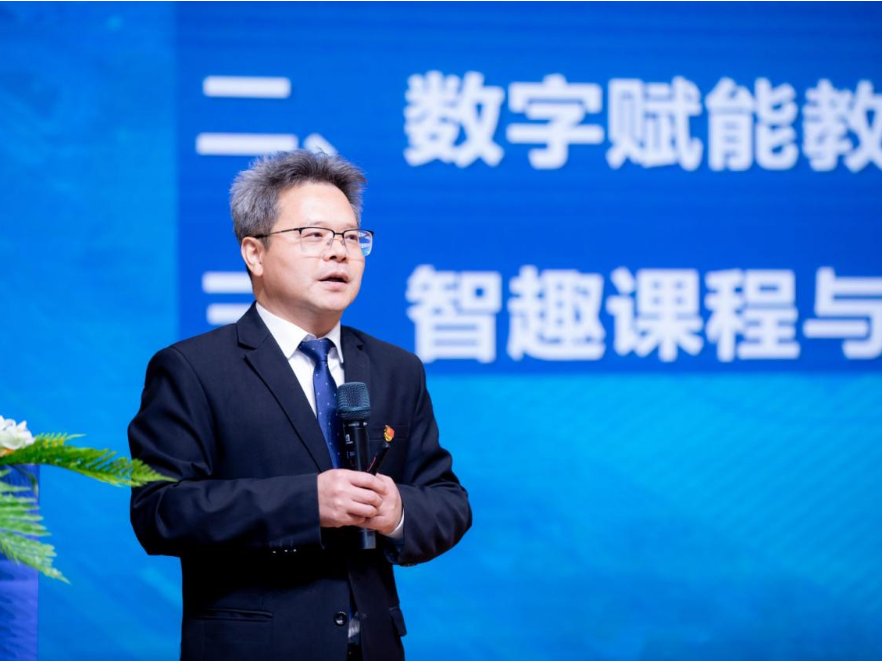 开学第一讲 | 湘潭市雨湖区建元中学刘和平：以青春之力护家国，以奋进之姿筑建元