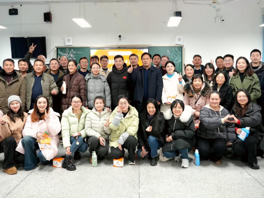 浏阳市田家炳实验中学：湘韵浏情暖腊八 异乡亦家共团圆