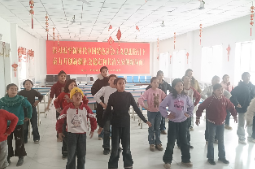 湖南女子学院啦啦操团队线上支教新疆库木勒村