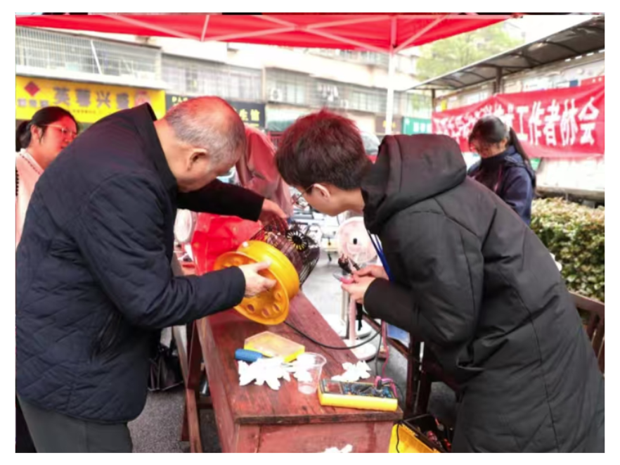 湘潭大学义务维修服务暖人心