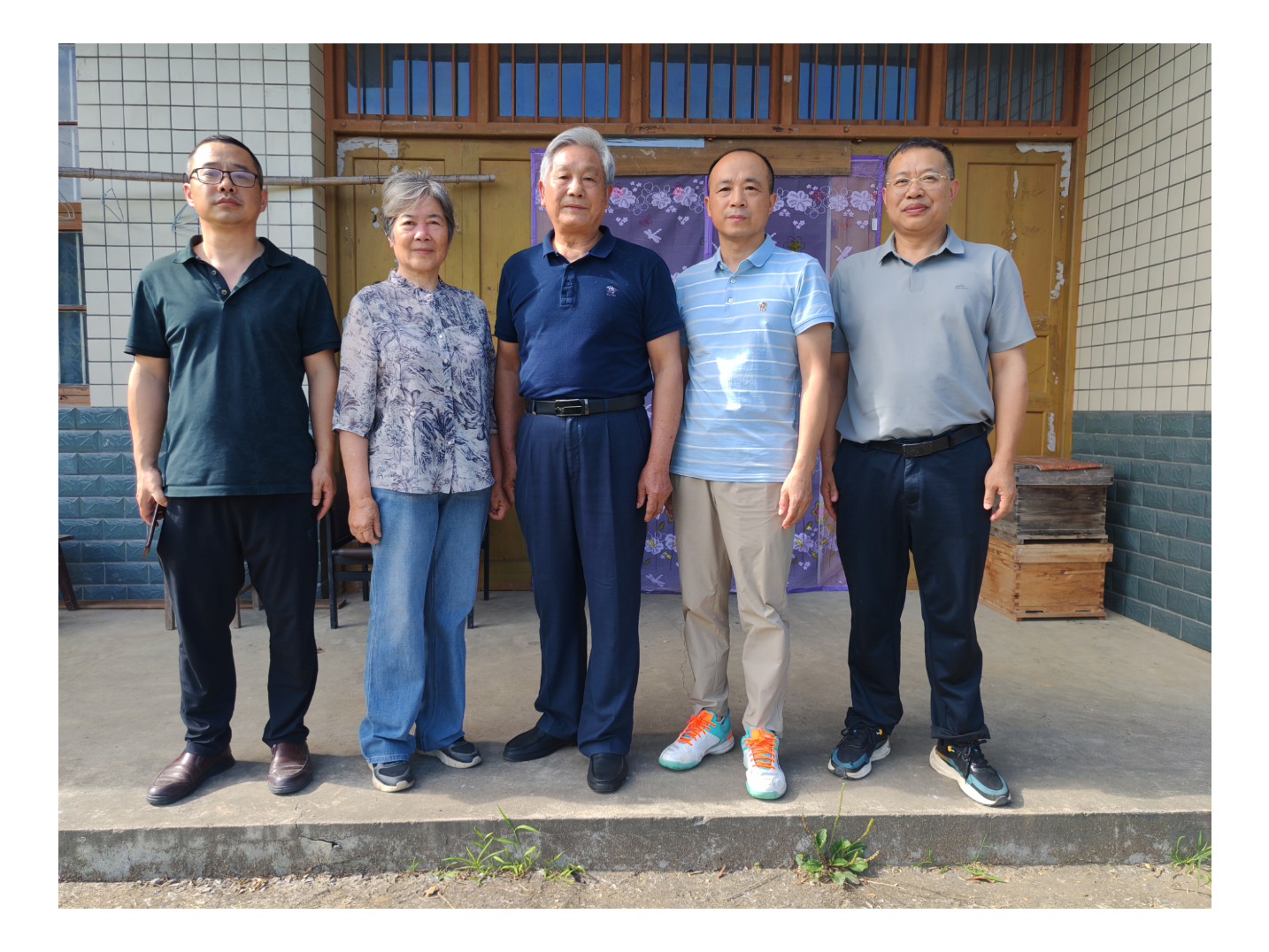 安化县梅城镇中心学校：古稀党员教师夫妇合力救人彰显大爱