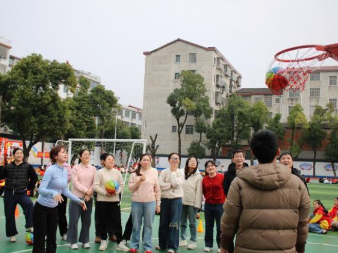 【先声新闻】让汗水成为最好的教育语言