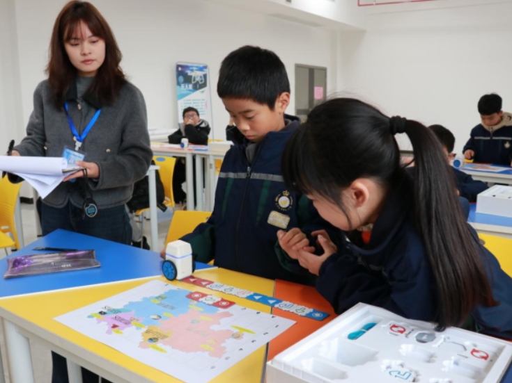 湘潭市雨湖区举办中小学生信息素养提升实践活动