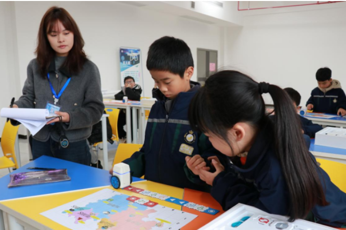 湘潭市雨湖区举办中小学生信息素养提升实践活动