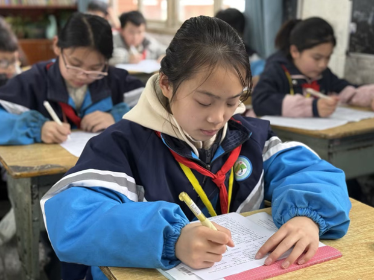 走近书香校园 | 新晃兴隆小学：以赛促读润童心 书香满园竞芳华