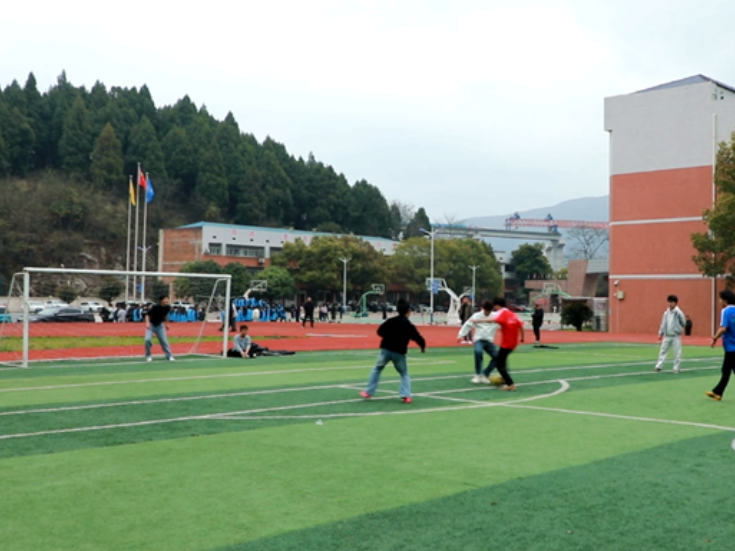 双牌：青春支教点亮乡村少年绿茵梦