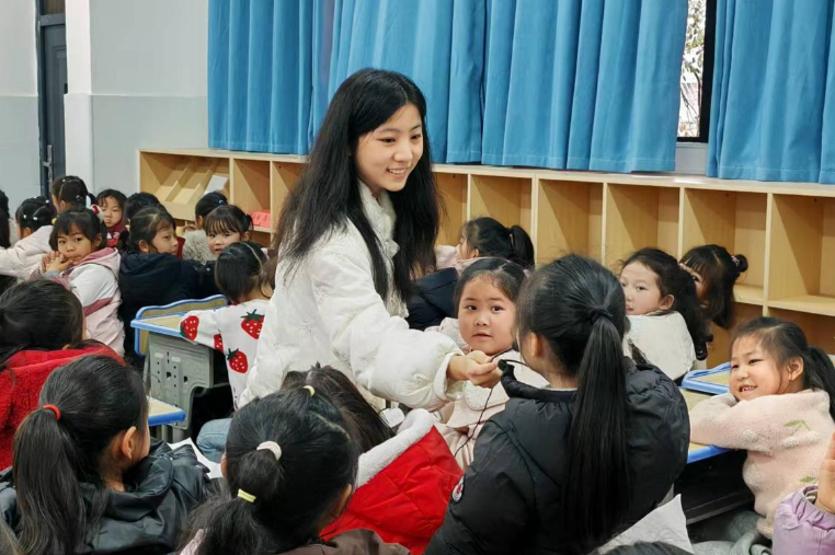 一场专属女孩的成长守护课 泸溪县兴隆场小学开展女生专题讲座