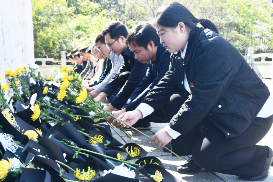 江永： 清明祭奠英烈 厚重爱国情怀