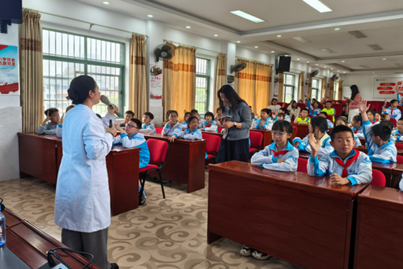 湘潭市岳塘区湘钢三校霞光校区：科学防控近视 守护青少年光明未来