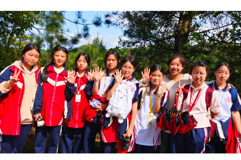 新晃芙蓉学校：探秘侗乡药谷 赋能乡村振兴