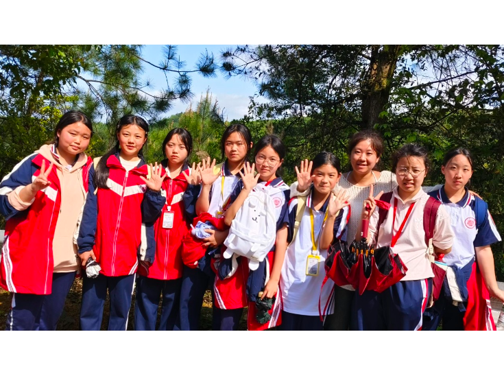 新晃芙蓉学校：探秘侗乡药谷 赋能乡村振兴