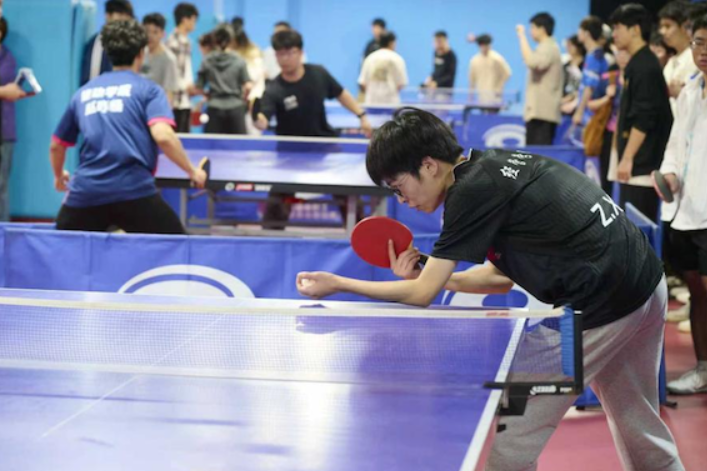 长沙理工大学“云鼎杯”研究生乒乓球赛举办