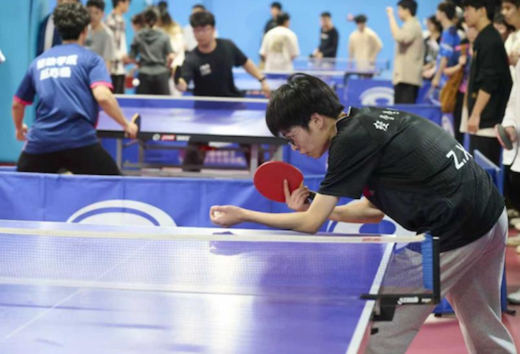 长沙理工大学“云鼎杯”研究生乒乓球赛举办
