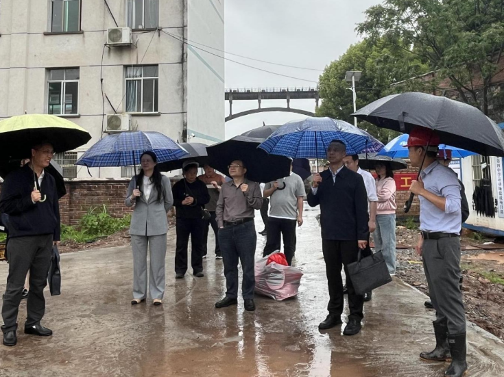 省教育厅调研组莅临汝城县第四中学调研指导运动场项目建设