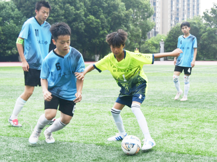 点燃校园足球热情 江永县举行首届中小学生足球赛 