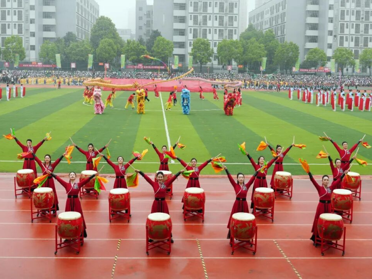 构建足球生态链，娄底一中“校超”开幕