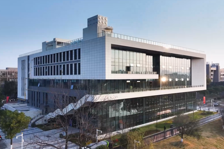 中南大学：一砖一瓦筑未来