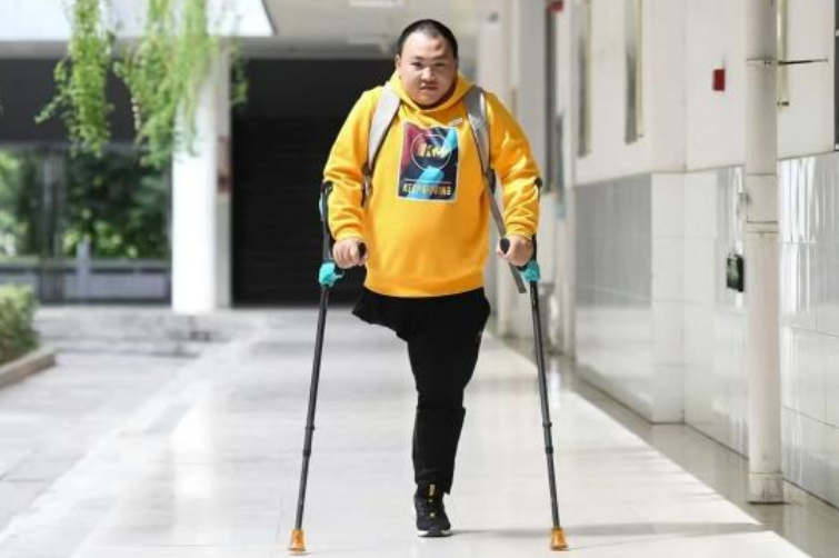 南华大学学子杨汶宪：八年抗癌路  一颗追梦心