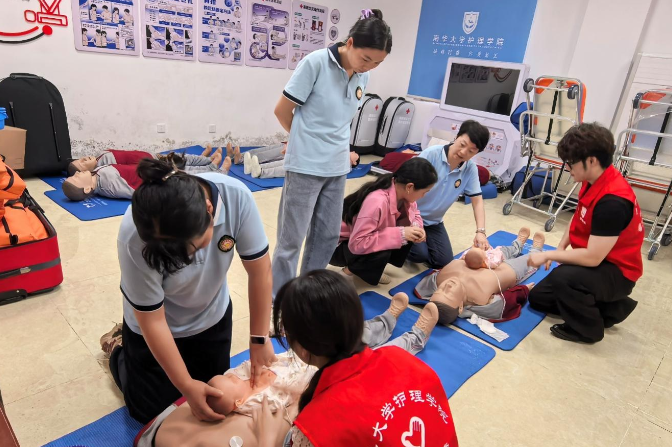 南华大学开展六一幼儿健康科普与急救培训活动