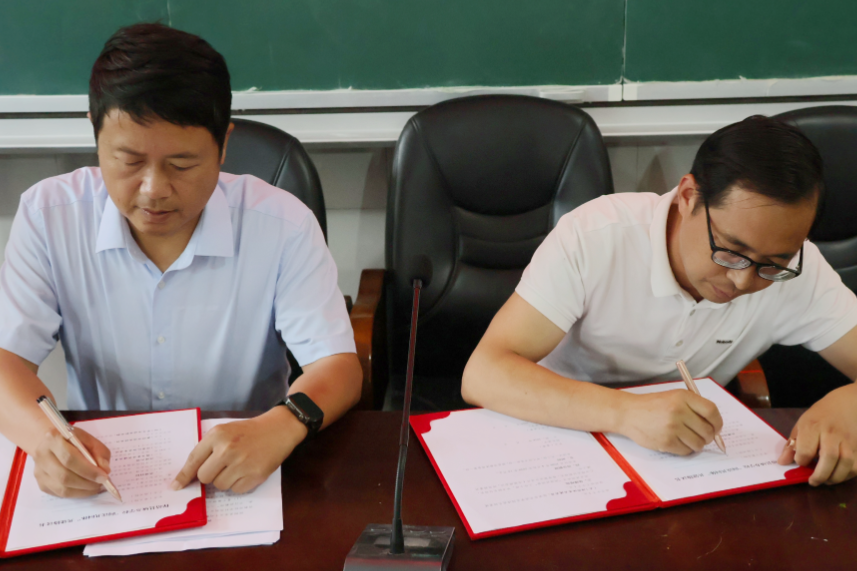 保靖：两校签约共建“城乡学习共同体”
