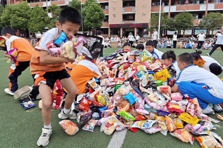 童心向阳趣飞扬 新晃兴隆小学开展六一趣味主题活动