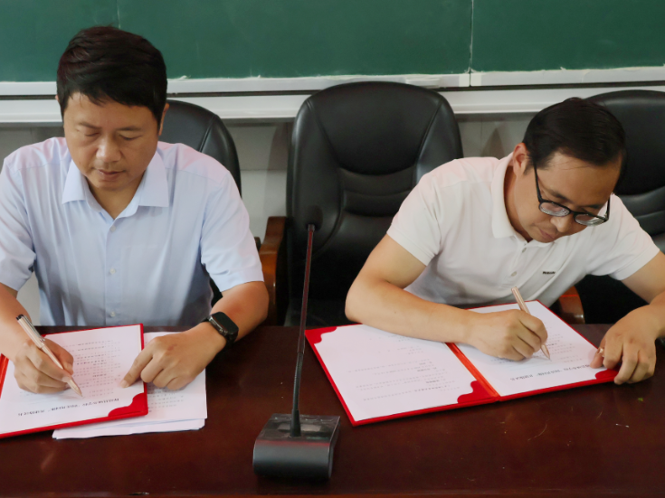 保靖：两校签约共建“城乡学习共同体”