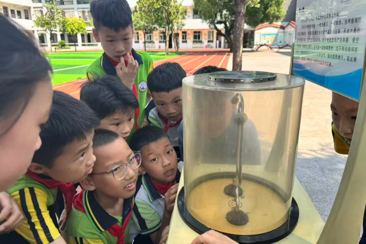 吉首市乾城小学：科普大篷车进校园 点亮少年科学梦