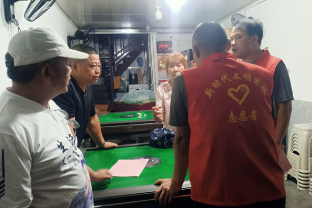 新晃：桥南社区多措降噪 志愿护航高考