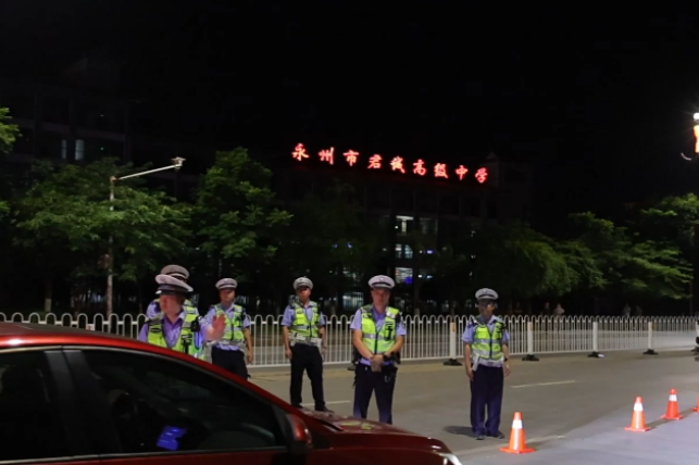 江华：整治校园周边交通  护航平安高考