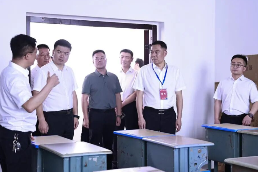 涟源：市委书记深入考点开展高考考前专项督查
