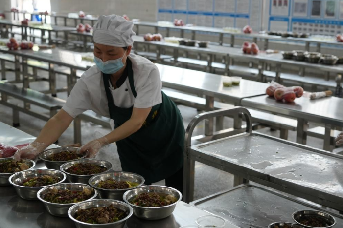 桃源二中：食堂“舌尖加油站”暖心护航高考学子