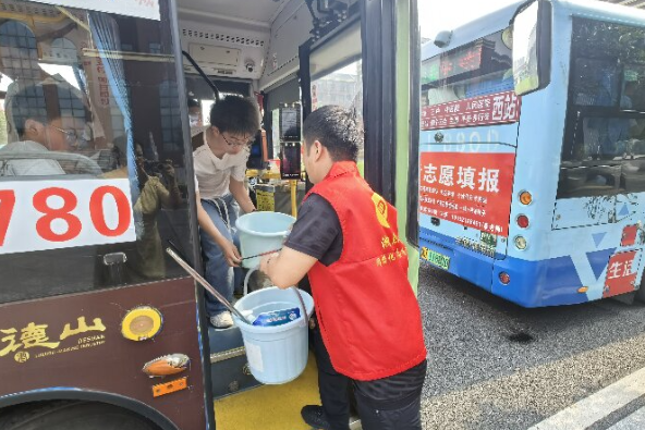 湘北职业中专学校：800余名“工匠苗子”从容赴考