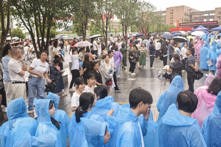 辰溪：逐梦启航 全城同心护航2026年高考平稳开考