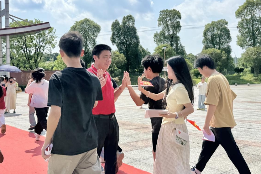 安仁县玉潭学校：满携祝福 学子赴考