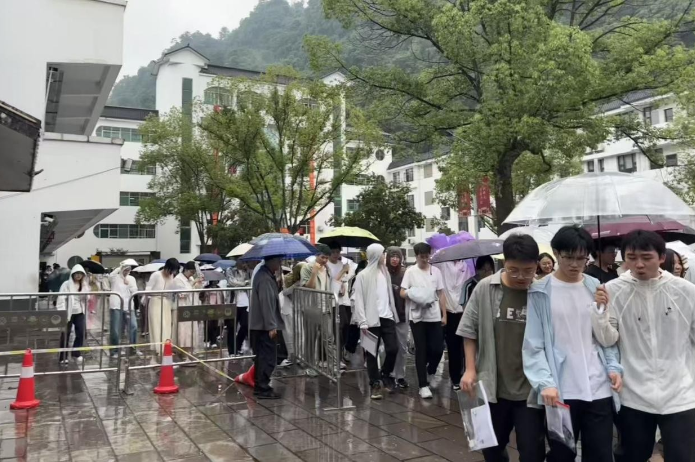 张家界市武陵源区2026年高考首日平稳收官