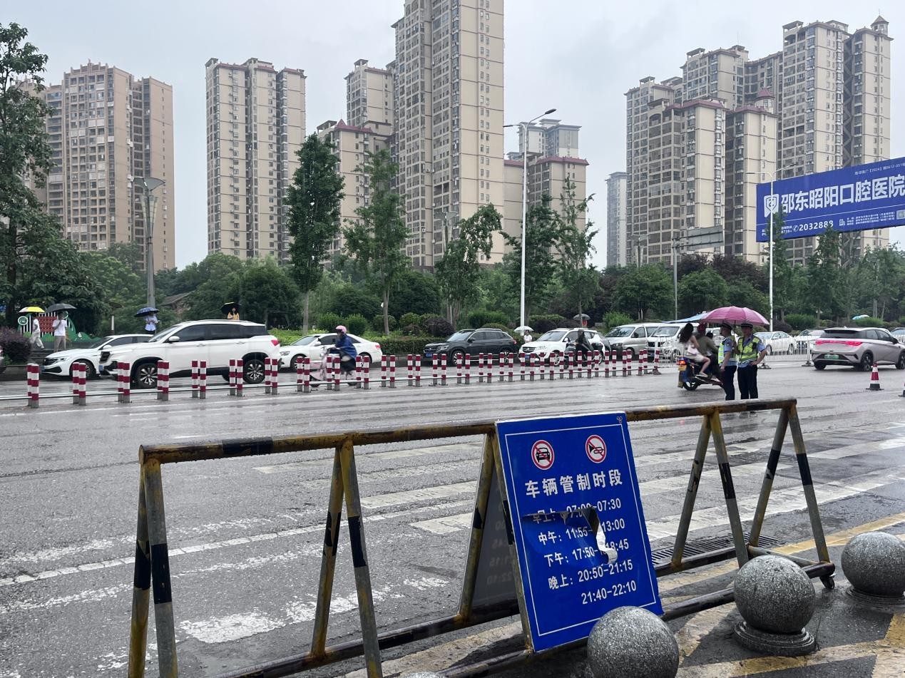 振华中学1.jpg