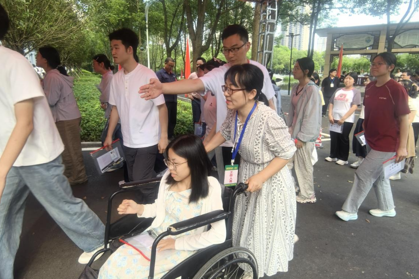 桃源一中：为特殊考生铺就“温暖赶考路”