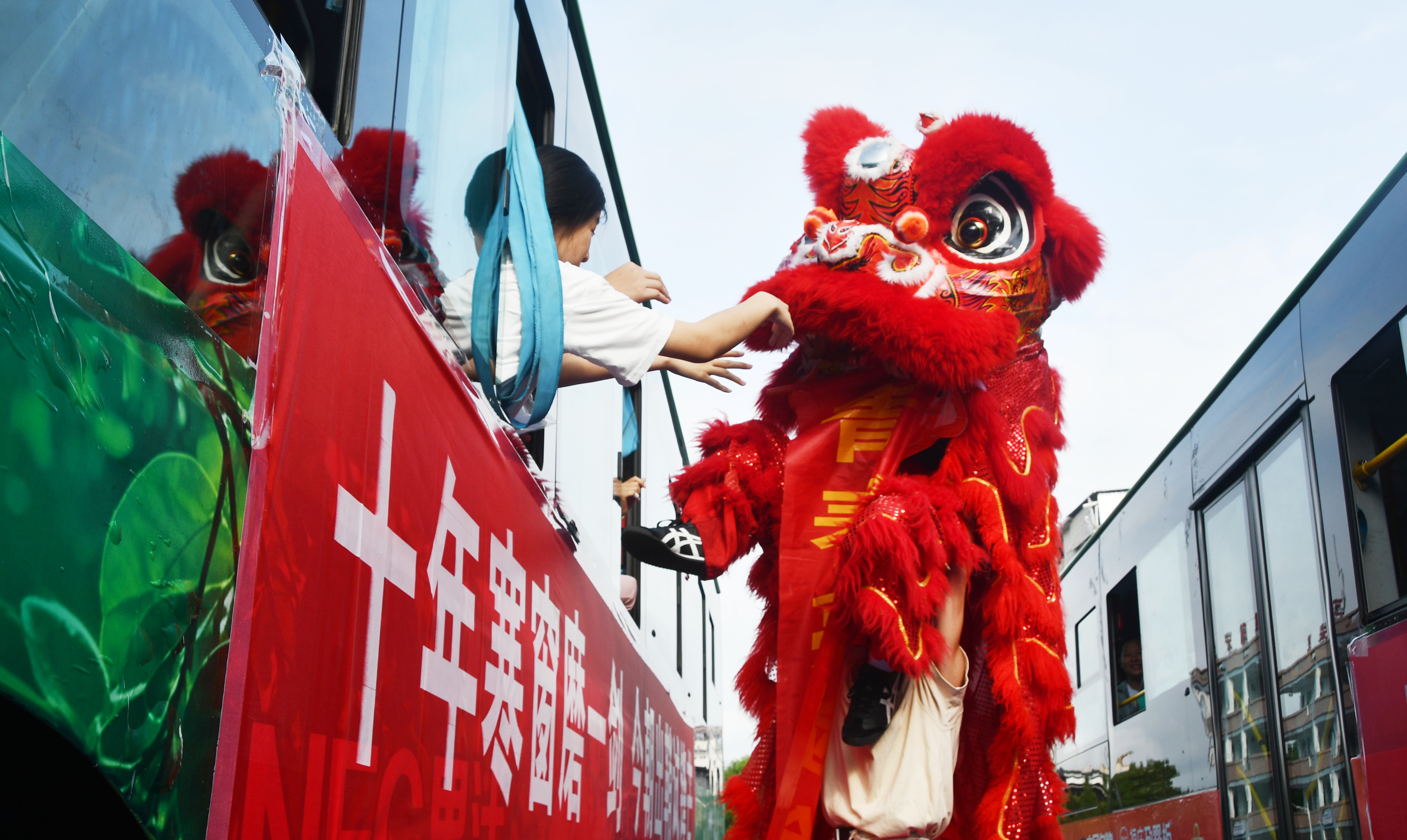 2026年高考拉开帷幕 江永县三中 暖心送考（田如瑞）_QQ浏览器图片提取_5.jpg
