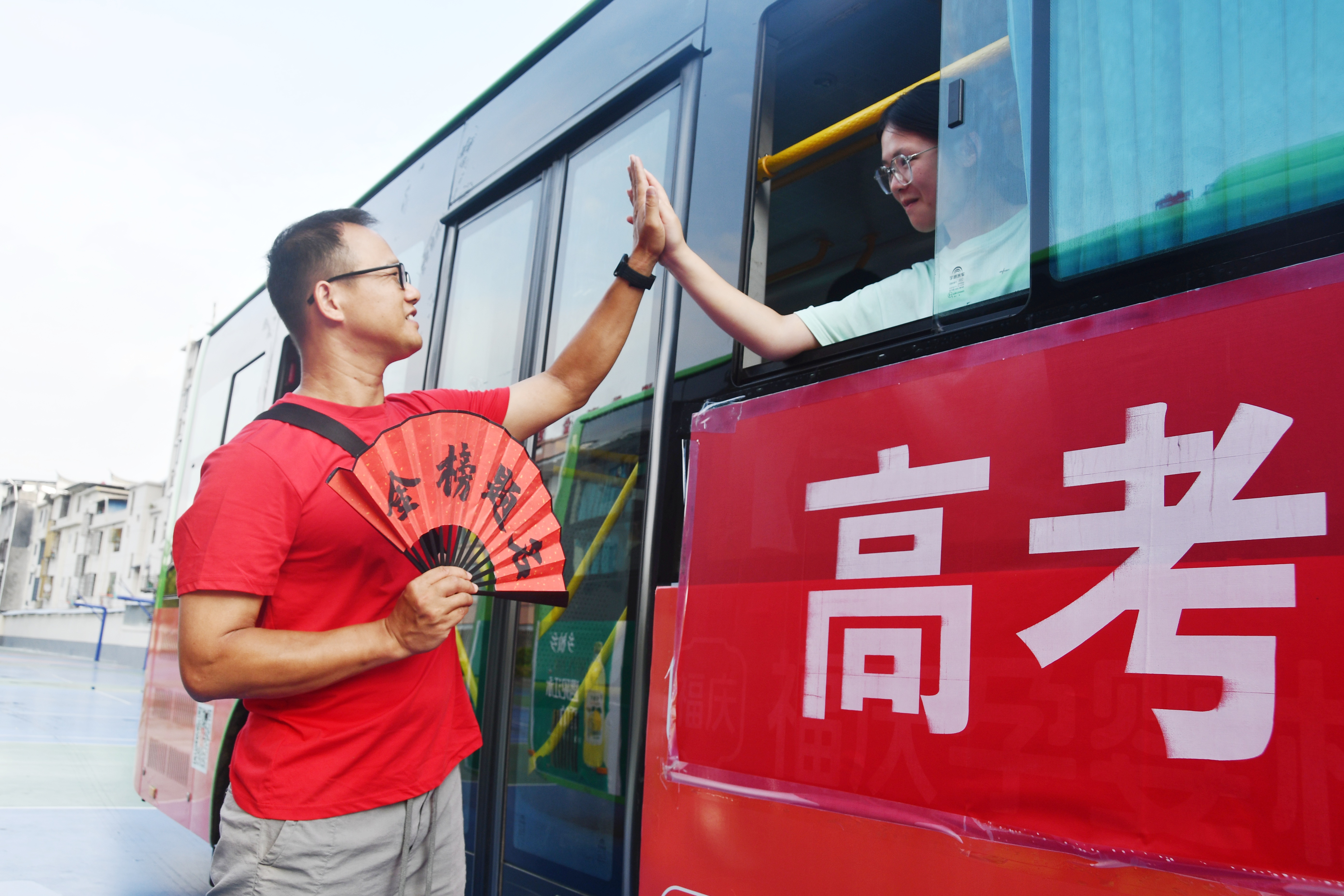 2026年高考拉开帷幕 江永县三中 暖心送考（田如瑞）_QQ浏览器图片提取_6.jpg