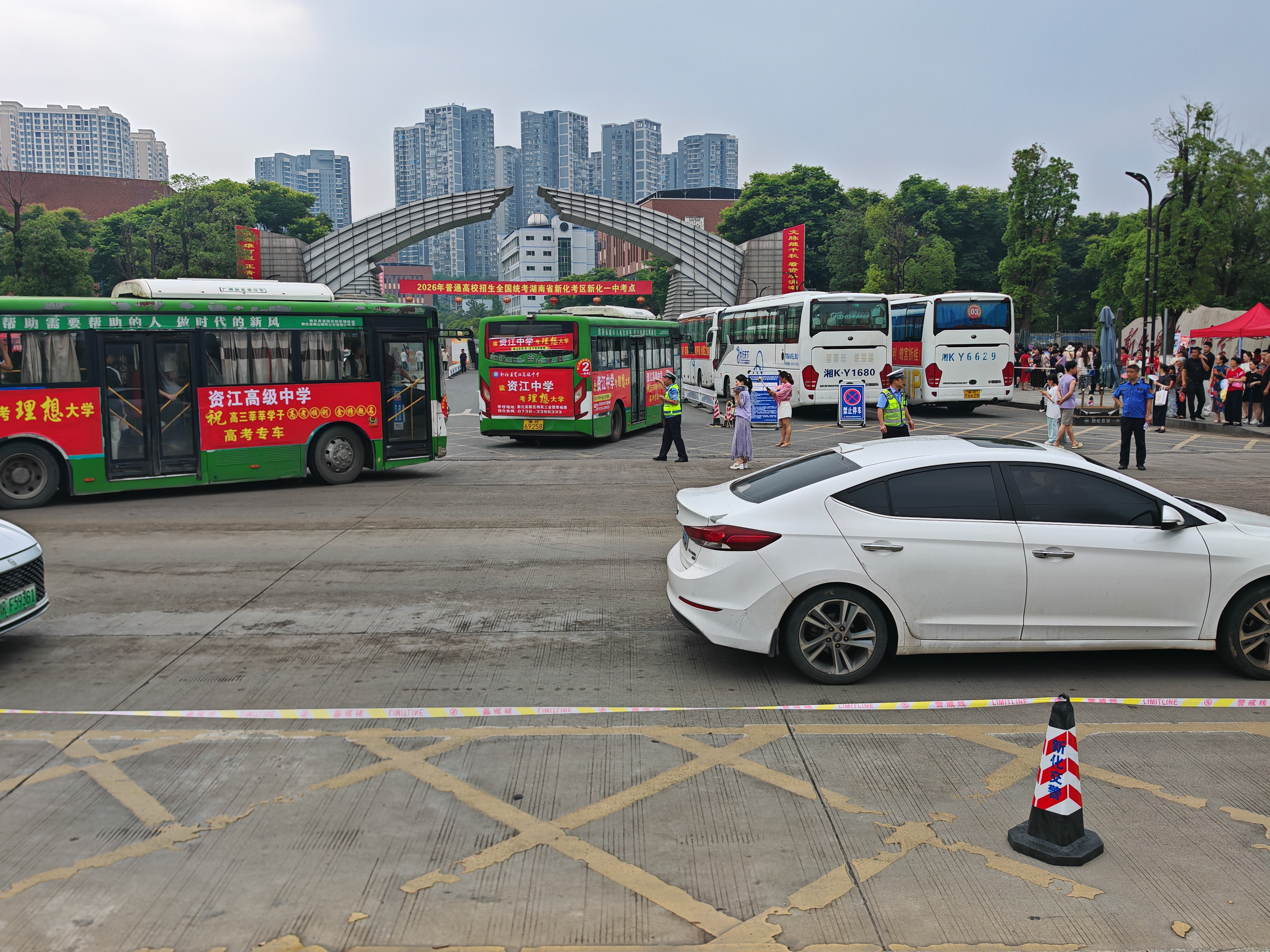 新化9166名考生逐梦高考!(2)_QQ浏览器图片提取_3.jpg 新化9166名考生逐梦高考!(2)_QQ浏览器图片提取_3.jpg