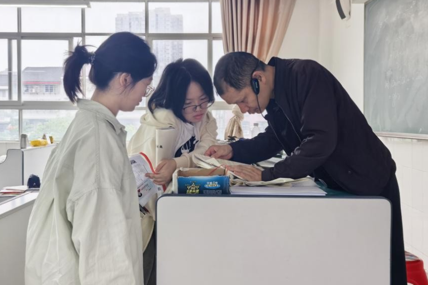 石门一中考点：细碎的温暖筑起坚实的后盾