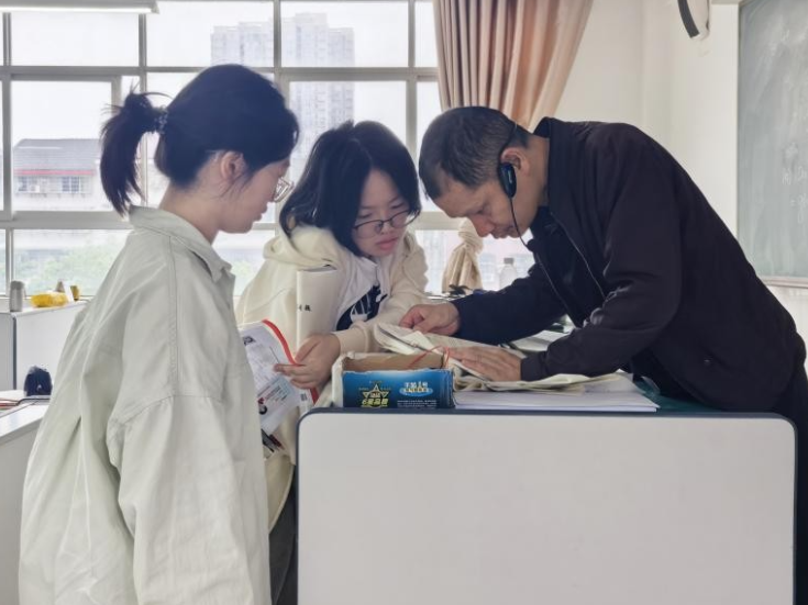 石门一中考点：细碎的温暖筑起坚实的后盾