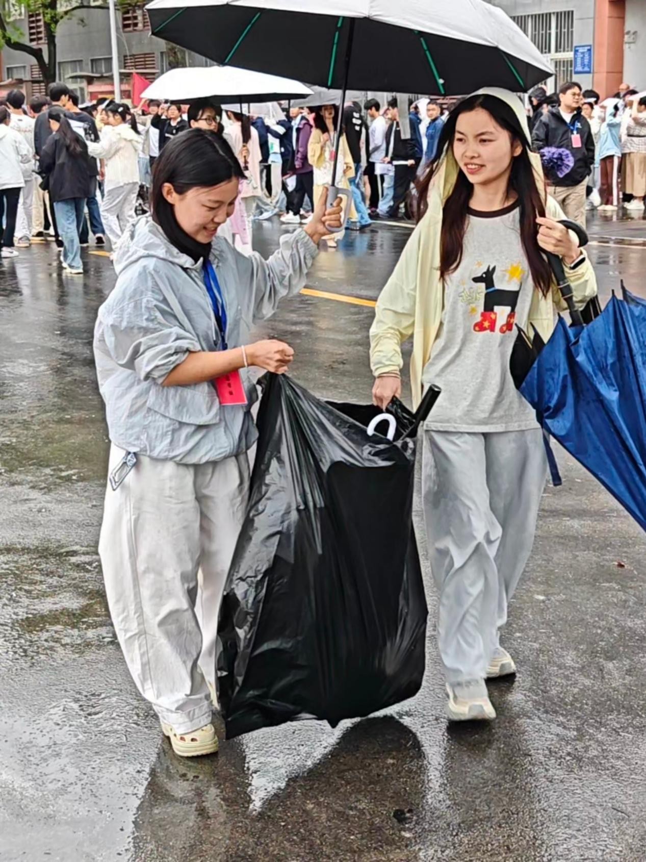 曹金霞2.jpg