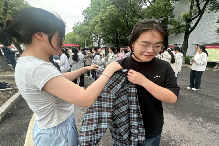 石门瑜远中学：来自老师的“体温”驱散天气的阴冷