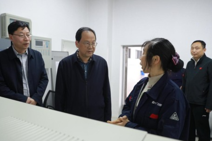 高山带队开展校园安全风险隐患排查暗访行动