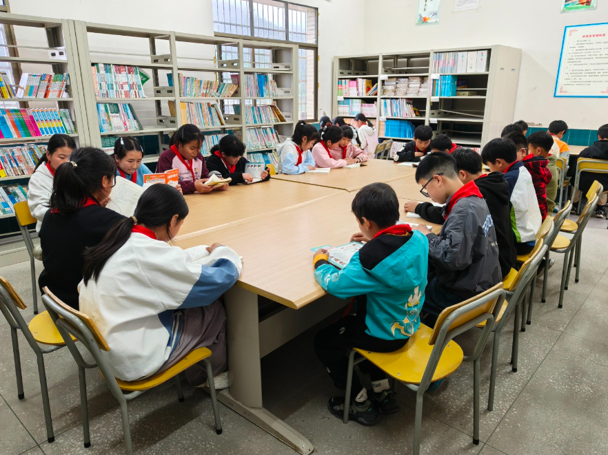 走近书香校园 | 书香润侗乡 红韵育少年——新晃新寨小学全民阅读周活动圆满落幕