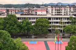 新晃：提质旧楼焕新彩  扩容增位惠民生
