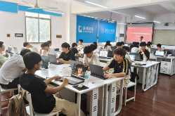 湖南工学院联得装备订单班暨训练营启动