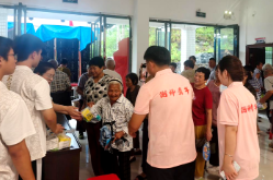 搭脉问诊送进村 衡阳师范学院学子赴祁东义诊